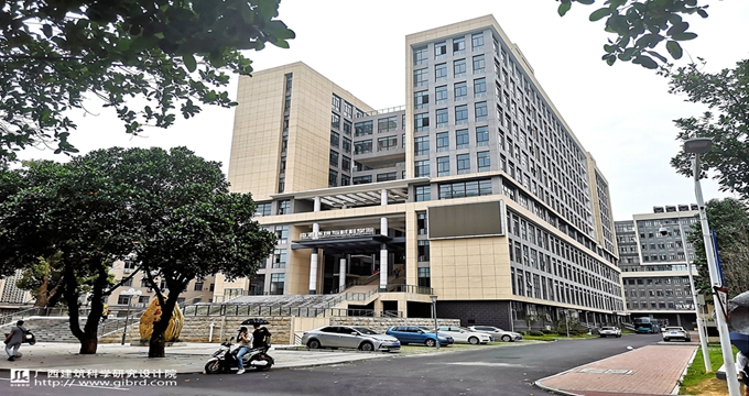 廣西大學(xué)文科教學(xué)大樓